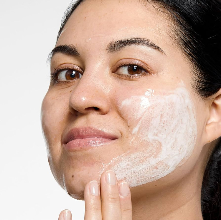 محلول پاک کننده آرایش کلینیک مدل All About Clean oily skin حجم 200 میلی لیتر پوست چرب