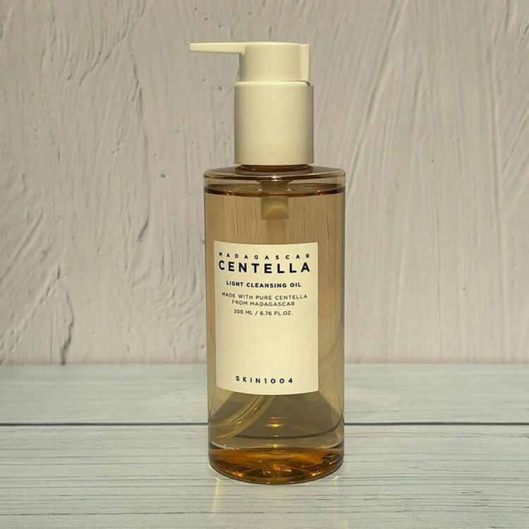 شوینده روغنی ملایم سنتلا ماداگاسکار اسکین 1004 SKIN 1004 Madagascar Centella Light Cleansing Oil