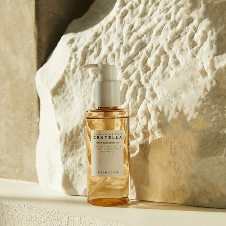 شوینده روغنی ملایم سنتلا ماداگاسکار اسکین 1004 SKIN 1004 Madagascar Centella Light Cleansing Oil