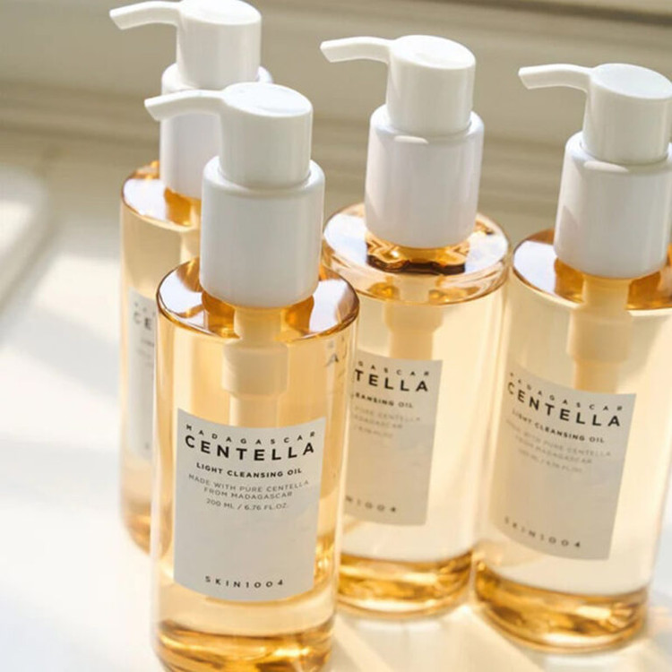 شوینده روغنی ملایم سنتلا ماداگاسکار اسکین 1004 SKIN 1004 Madagascar Centella Light Cleansing Oil