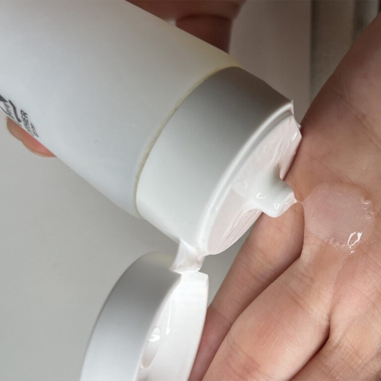 ژل شستشوی روشن کننده و تسکین دهنده سنتلا اسکین 1004 Skin1004 Madagascar Centella Tone Brightening Cleansing Gel Foam